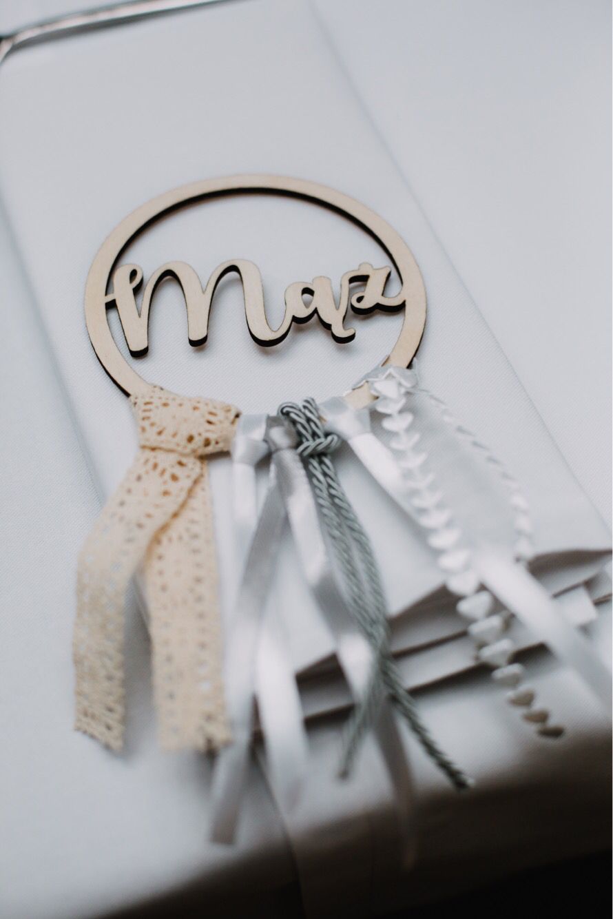 Place Card Personalizat "Boho Circle” – Nume din Lemn cu Panglici pentru Decor Masă Eveniment