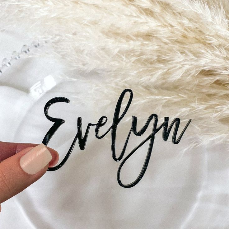 Decorațiune cu nume din acril – pentru torturi sau aranjamente florale