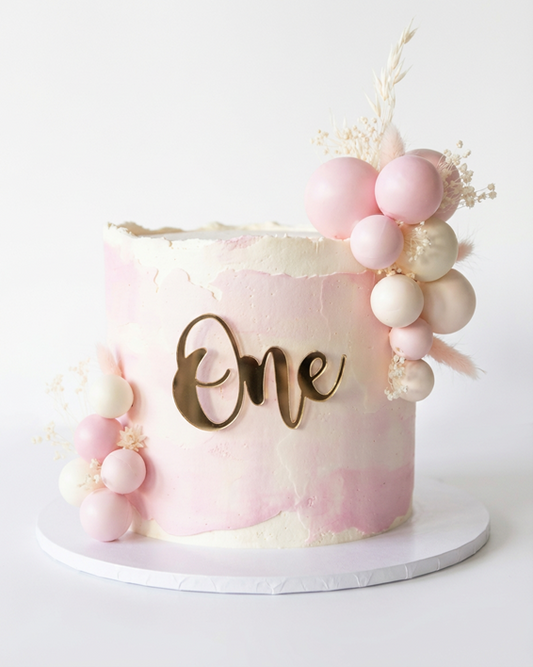 Topper Tort Cifră Caligrafică – Eleganță și Stil în Acril sau Lemn