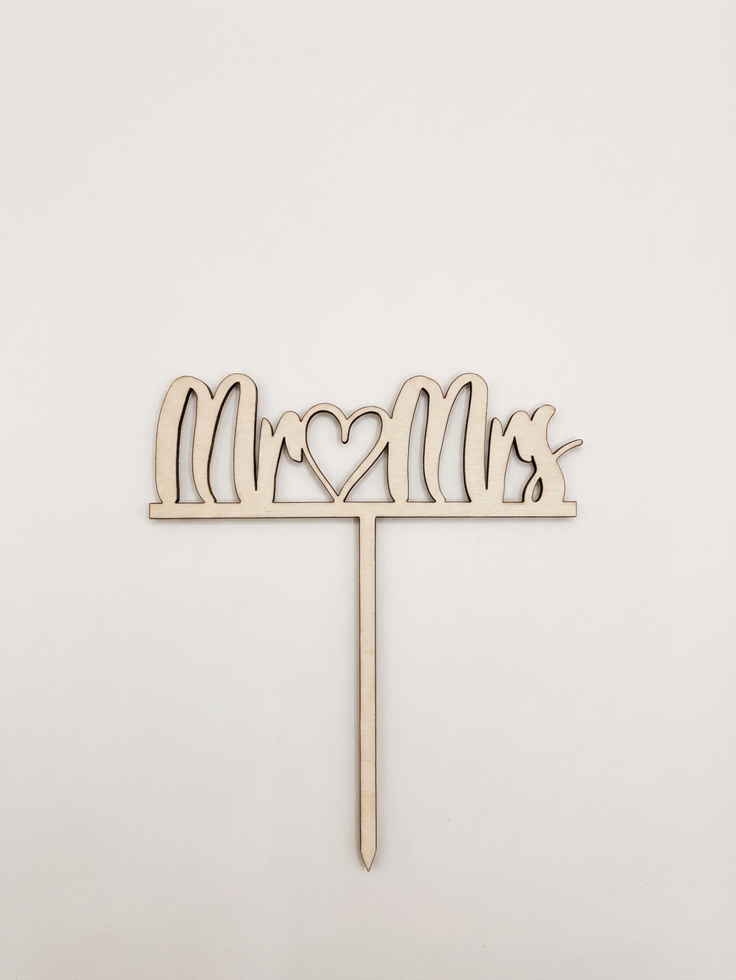 Topper tort „Mr & Mrs” – decor elegant din lemn sau acril pentru nunți