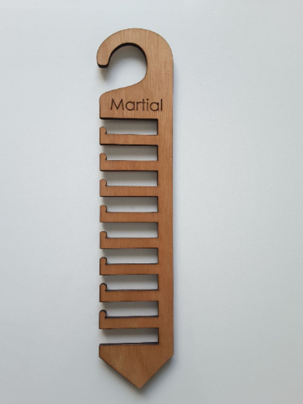 Suport din lemn pentru cravate personalizat