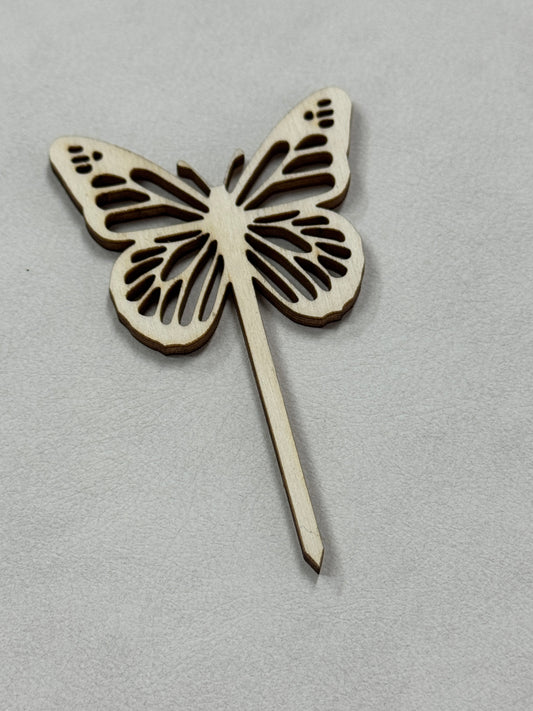 Topper fluture din lemn – decor elegant pentru torturi și aranjamente florale