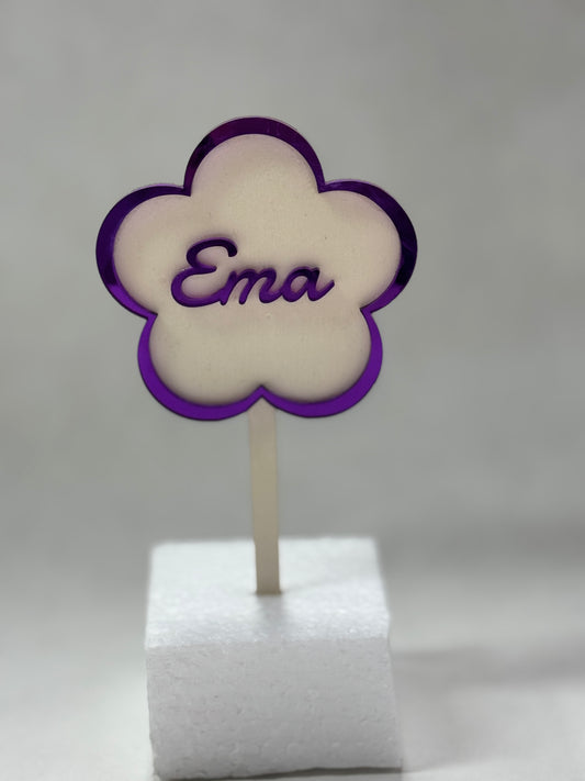 Topper acrilic cu nume – decor elegant și personalizat pentru torturi