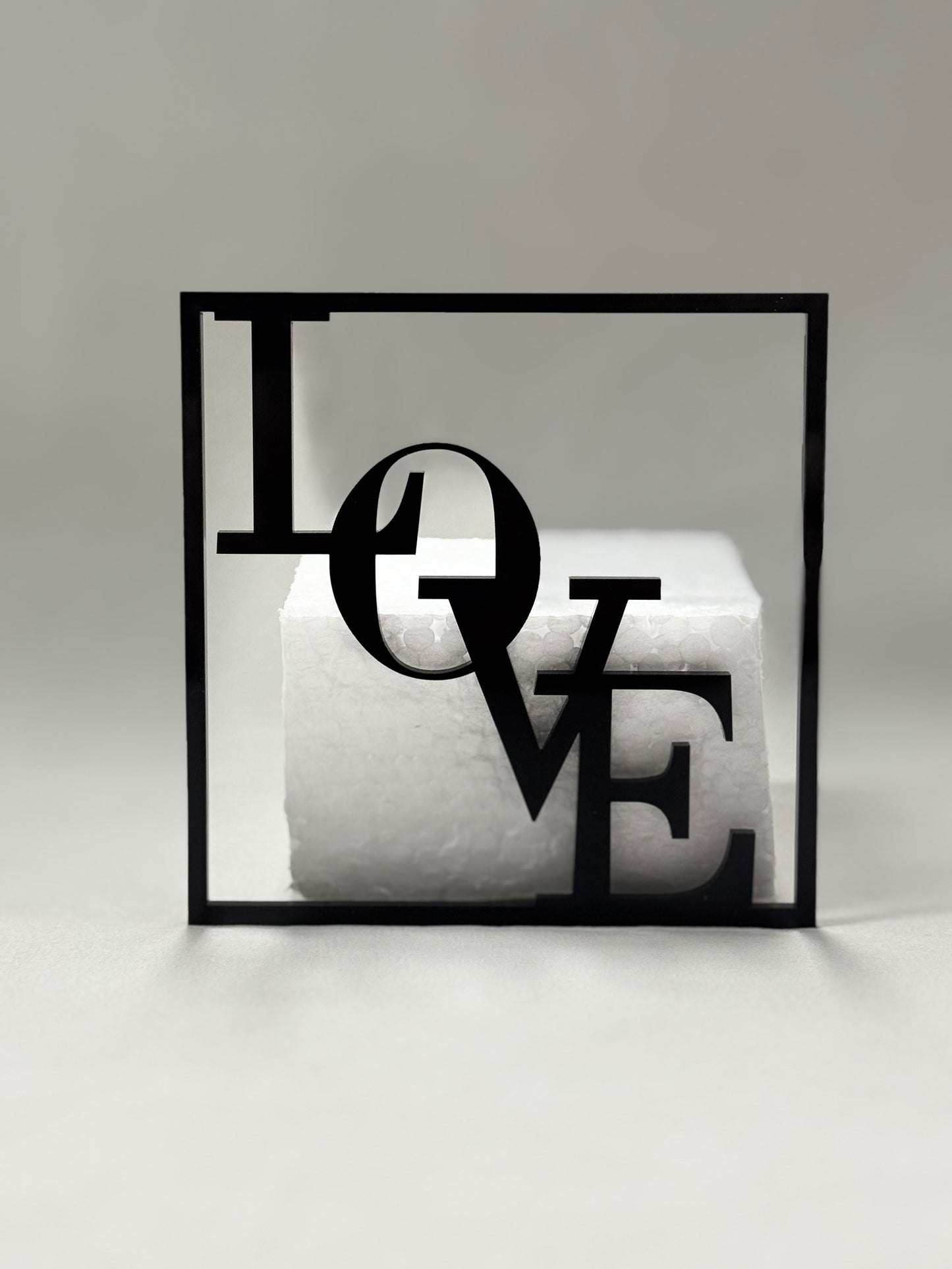 Topper tort „Love” din acril – decor elegant pentru nuntă, cununie sau aniversare
