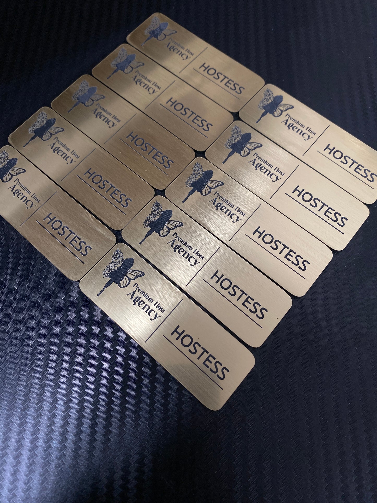 Etichete personalizate pentru haine – design la alegere