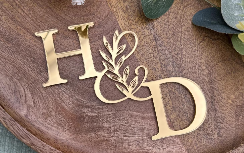 Inițiale Duble Personalizate din Acril – Decor Elegant pentru Tortul de Nuntă 10 cm