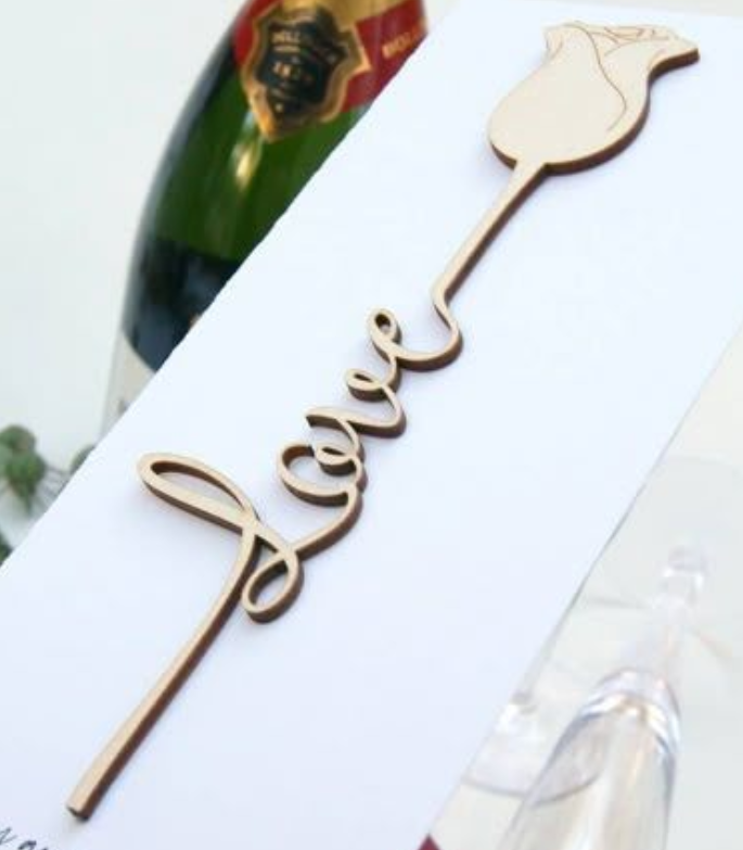 Decorațiune pentru aranjamente florale – accesoriu elegant și versatil