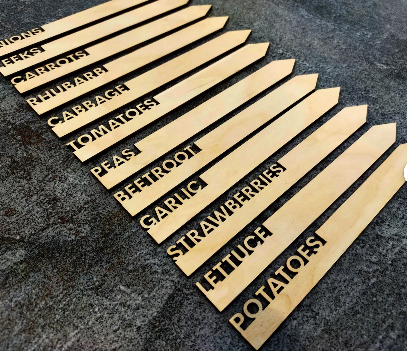 Etichete grădină plante și legume – „Herbs & Vegetables” din lemn, set 5 bucati