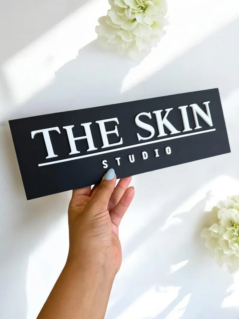 Logo Personalizat Premium – Firmă din Acril sau Lemn, Design 3D pentru Birou, Salon sau Casă