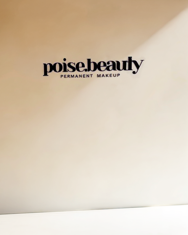 Logo Personalizat din Acril 3D – Firmă Luminoasă sau Decor Perete Recepție, Birou și Salon