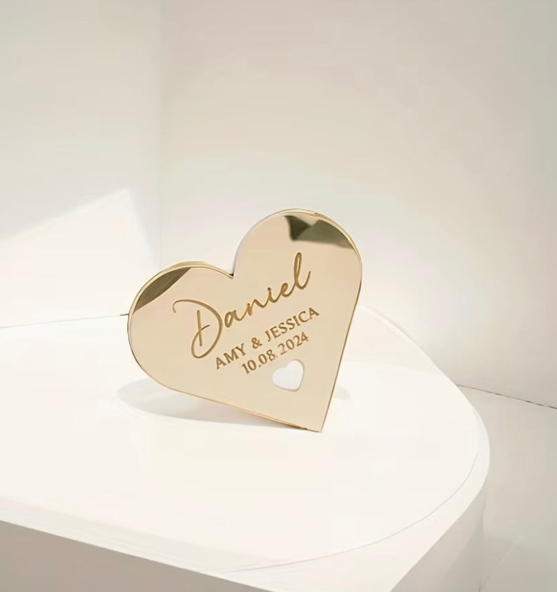 Plăcuțe Cocarde Acril Personalizate – Design Elegant și Rezistent